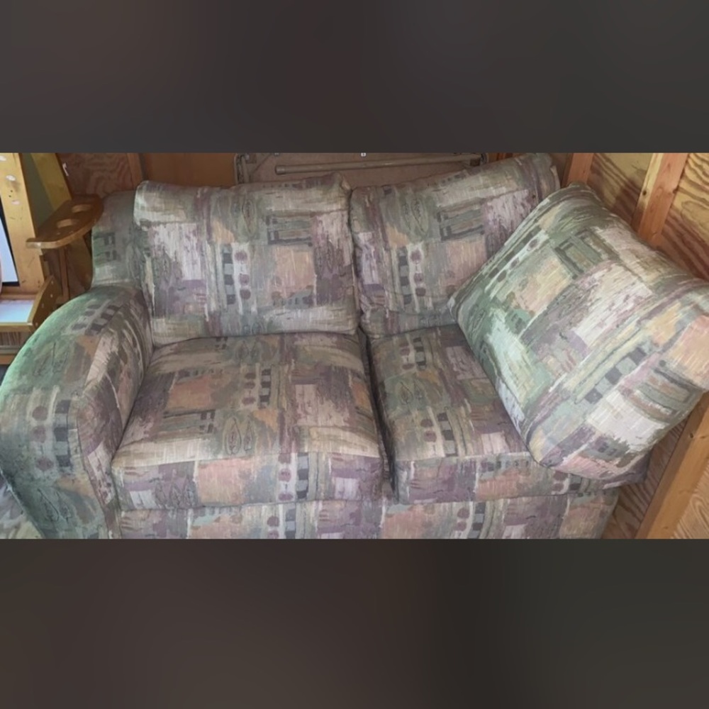 1980's Patterned Lovebird